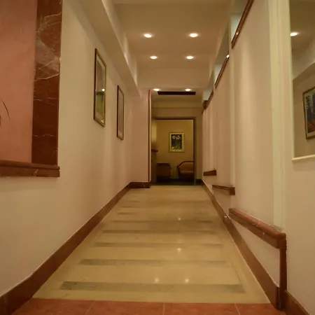 President מלון פומזיה