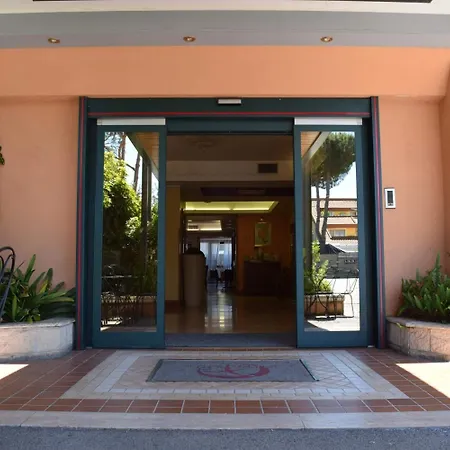 מלון President 4*